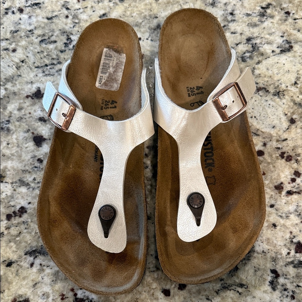 Birkenstocl Metallic Thong Sandals with Rose Gold Buckles